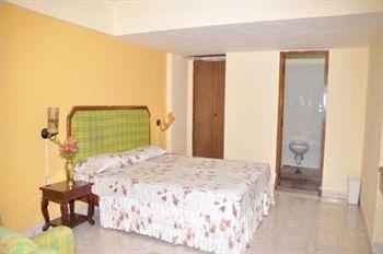 Hotel Charring Cross Ooty Extérieur photo