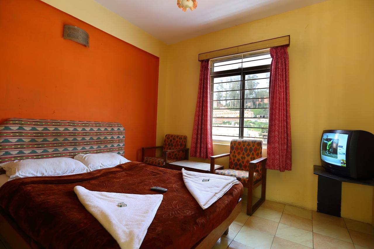 Hotel Charring Cross Ooty Extérieur photo